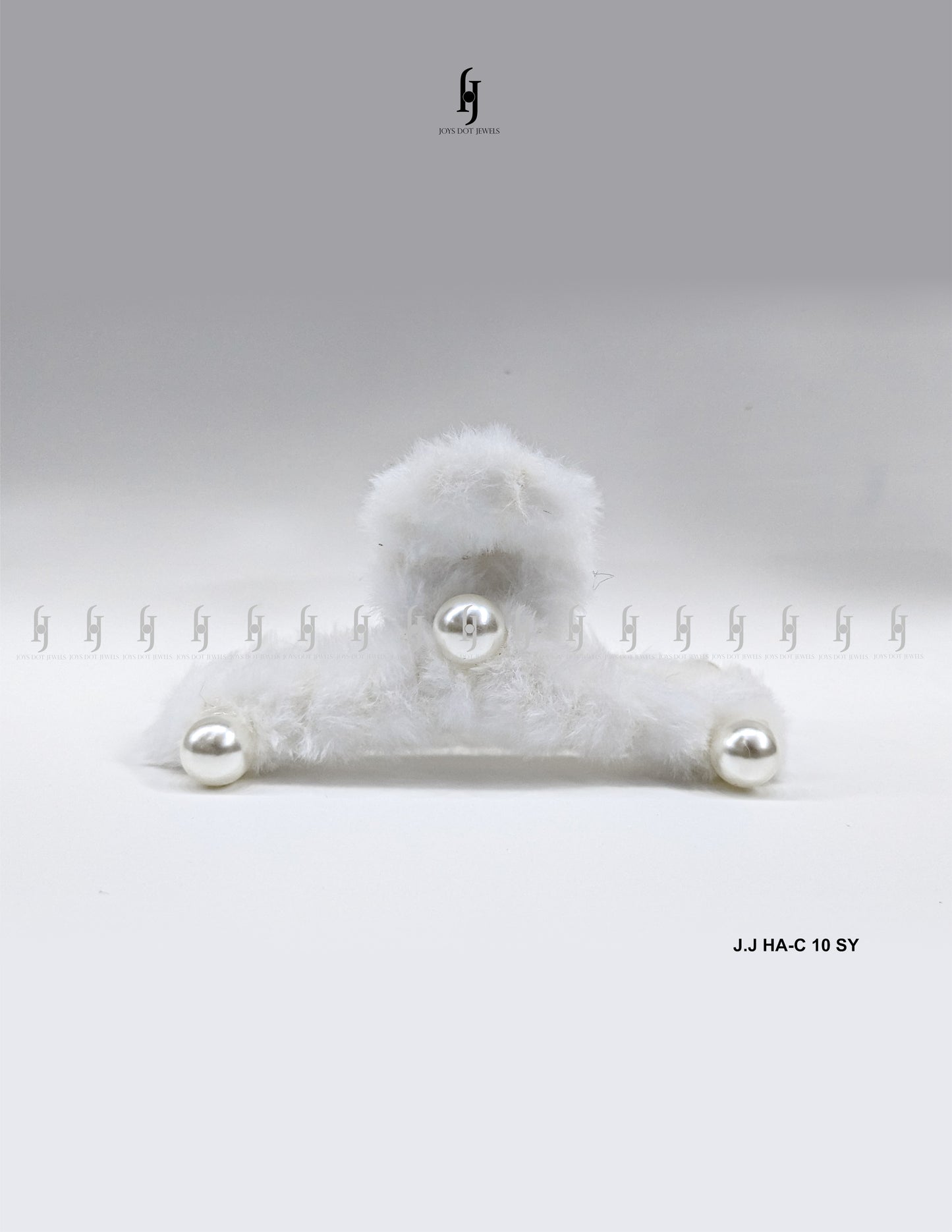 Pearl Faux fur Hair claw clip