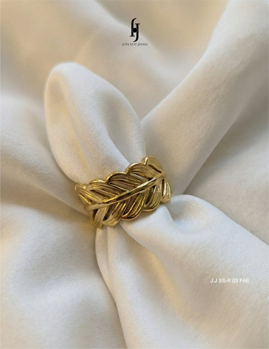 golden Plume Ring