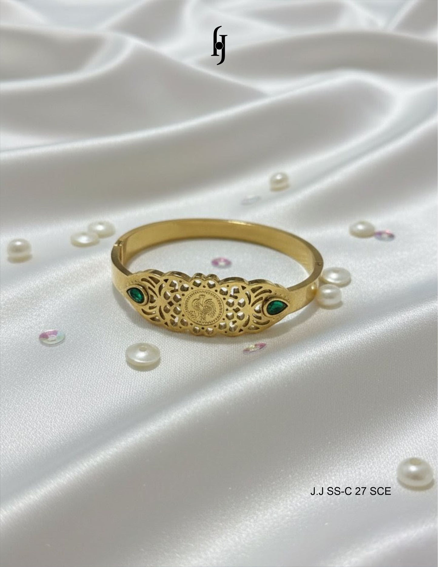 Royal Emerald Medallion Bracelet