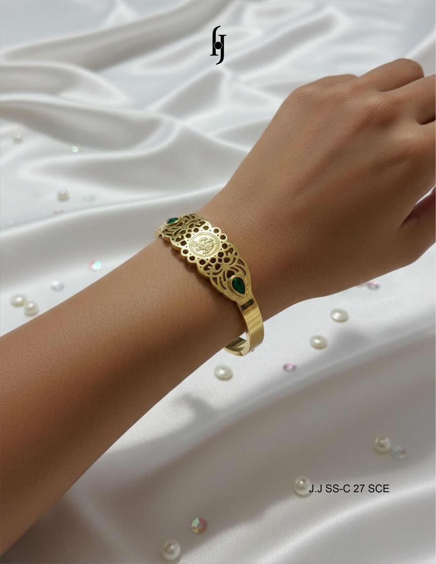 Royal Emerald Medallion Bracelet