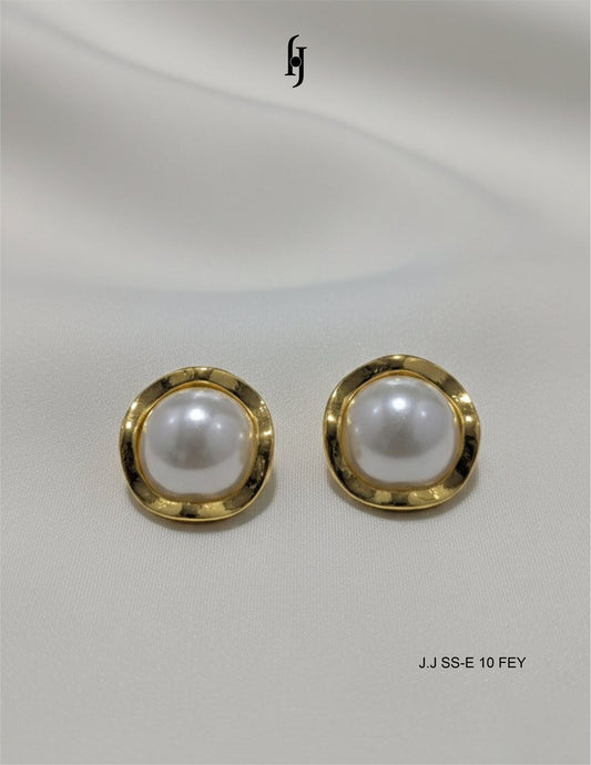Golden Glimmer Pearl Earrings