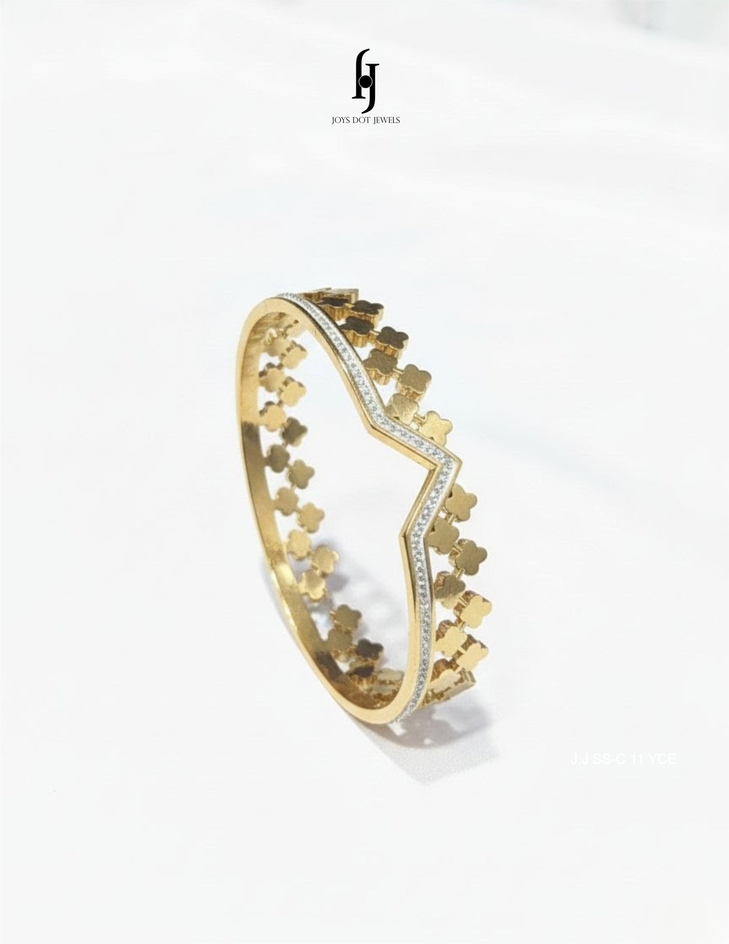 Clover Chevron Bangle