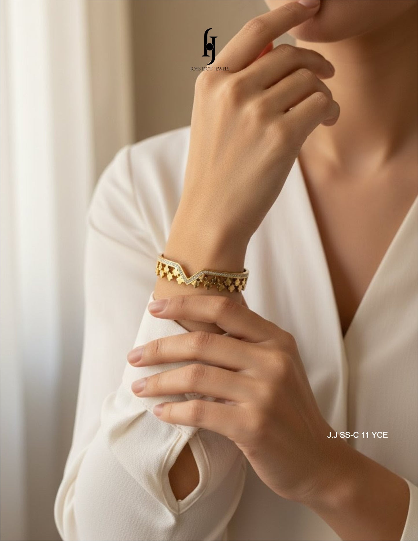 Clover Chevron Bangle