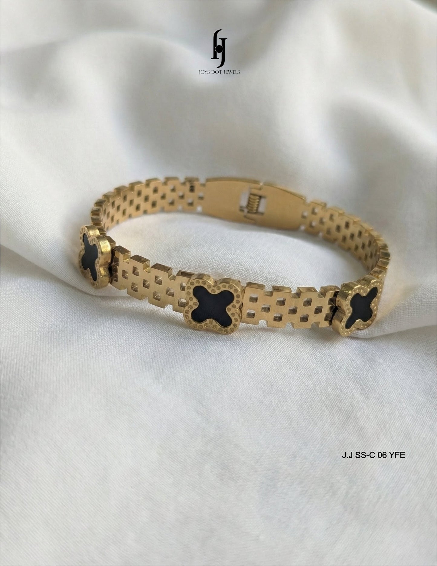 Three Leaf Clover Handcuff Bangle